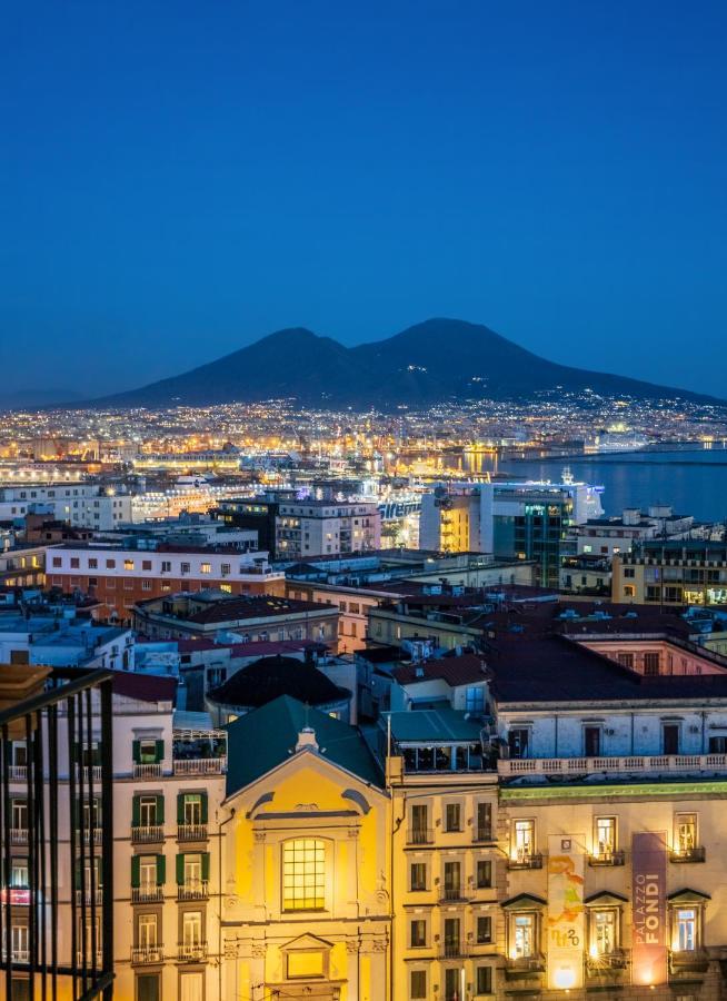 Center - E Napoli